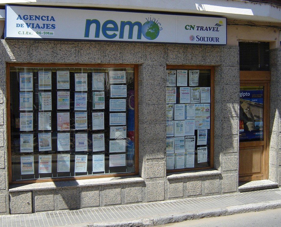 Fachada agencia de viajes Nemo